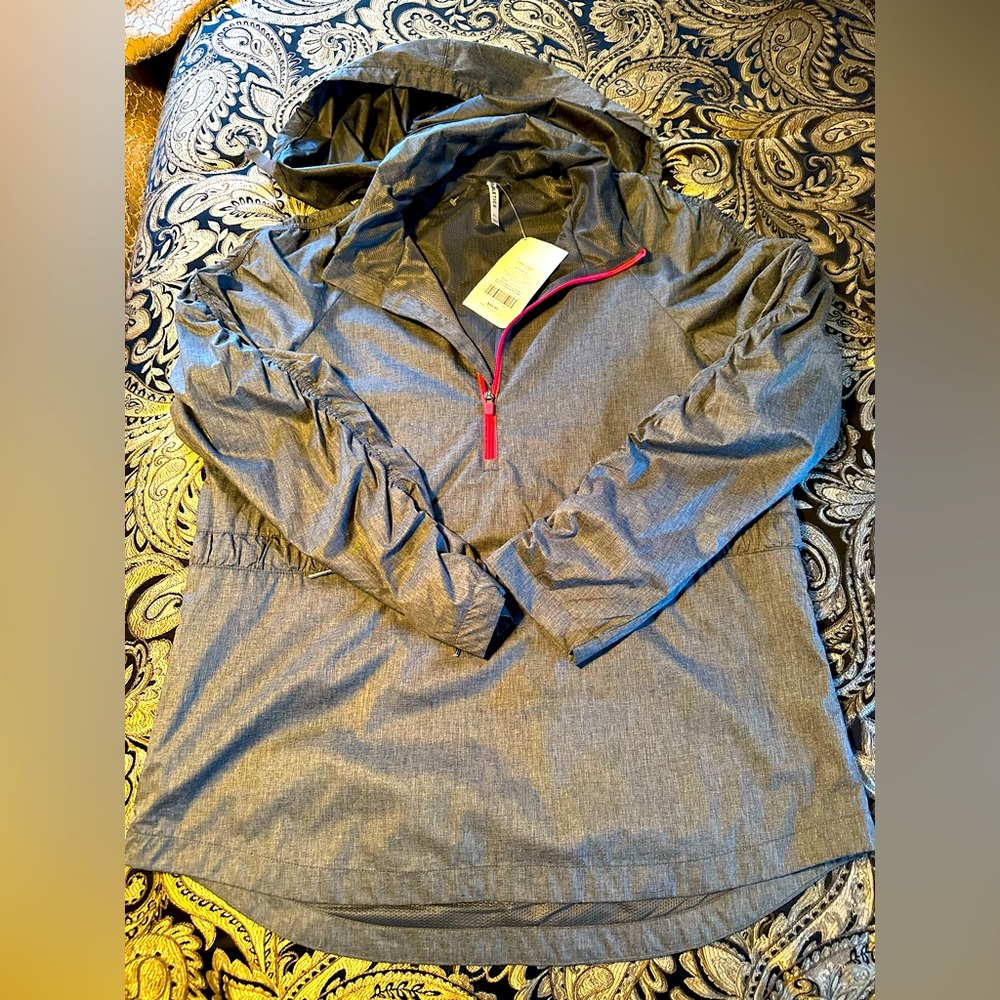 FABLETICS STYLISH WINDBREAKER
